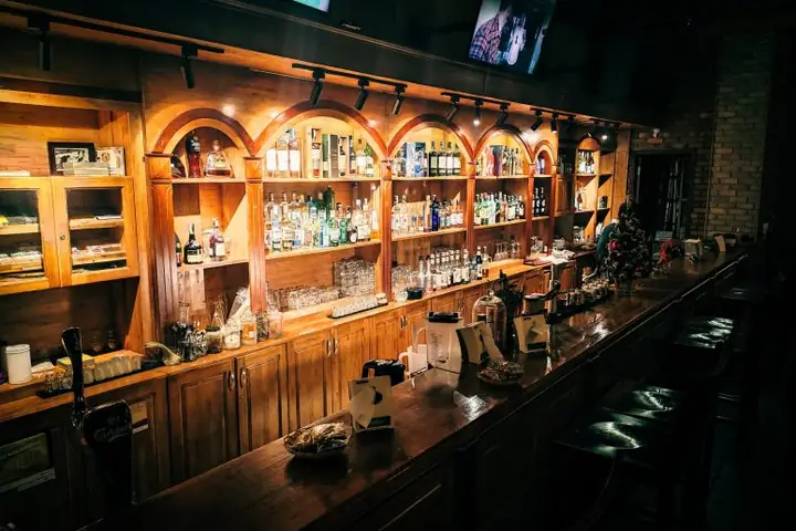 Khám Phá Các Quán Bar Ấm Cúng, Thư Giãn & Lãng Mạn Tại Sài Gòn & Hà Nội