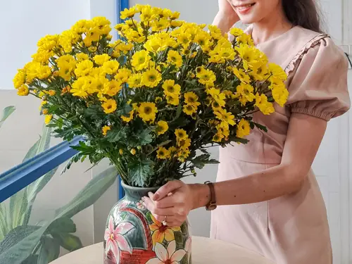 Cách Chọn Hoa Cúng Ngày Rằm: Ý Nghĩa, Các Loại Hoa Nên Dùng Và Lưu Ý Quan Trọng