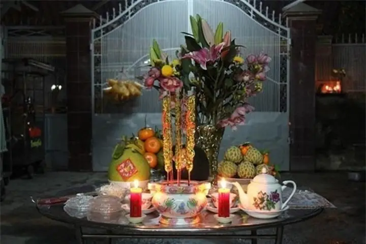Cách Cúng Giao Thừa Đầy Đủ: Mâm Lễ, Văn Khấn & Nghi Thức Chuẩn Cách Cúng Giao Thừa Đầy Đủ: Mâm Lễ, Văn Khấn & Nghi Thức Chuẩn