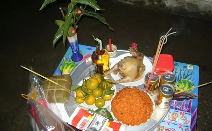 Cách Cúng Giao Thừa Đầy Đủ: Mâm Lễ, Văn Khấn & Nghi Thức Chuẩn Cách Cúng Giao Thừa Đầy Đủ: Mâm Lễ, Văn Khấn & Nghi Thức Chuẩn