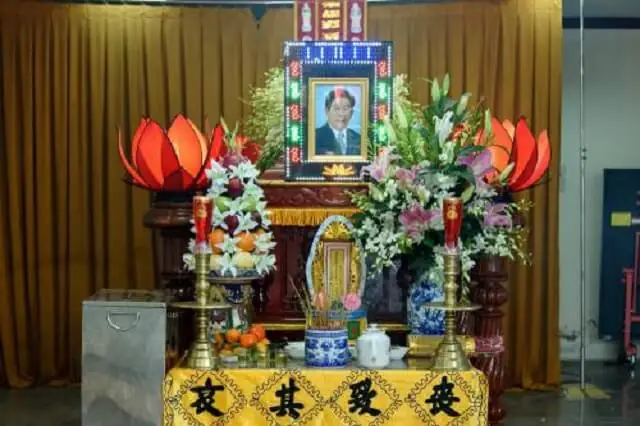 Cách Lập Bàn Thờ Gia Tiên Đúng Chuẩn: Hướng Dẫn Chi Tiết Từ A-z Cách Lập Bàn Thờ Gia Tiên Đúng Chuẩn: Hướng Dẫn Chi Tiết Từ A-z