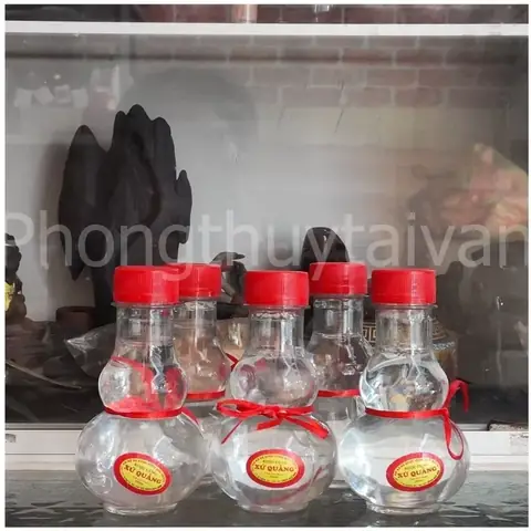 Chai Rượu Cúng Nhỏ: Kích Thước Nhỏ Gọn, Ý Nghĩa Tâm Linh Lớn Chai Rượu Cúng Nhỏ: Kích Thước Nhỏ Gọn, Ý Nghĩa Tâm Linh Lớn
