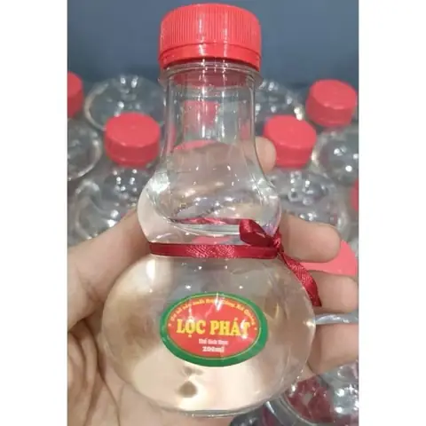Chai Rượu Cúng Nhỏ: Kích Thước Nhỏ Gọn, Ý Nghĩa Tâm Linh Lớn Chai Rượu Cúng Nhỏ: Kích Thước Nhỏ Gọn, Ý Nghĩa Tâm Linh Lớn
