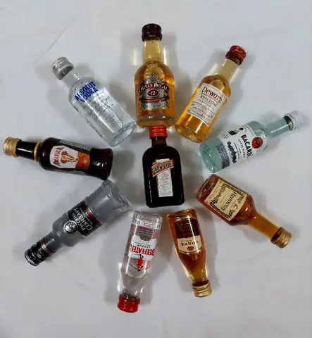 Chai Rượu Cúng Nhỏ: Kích Thước Nhỏ Gọn, Ý Nghĩa Tâm Linh Lớn Chai Rượu Cúng Nhỏ: Kích Thước Nhỏ Gọn, Ý Nghĩa Tâm Linh Lớn