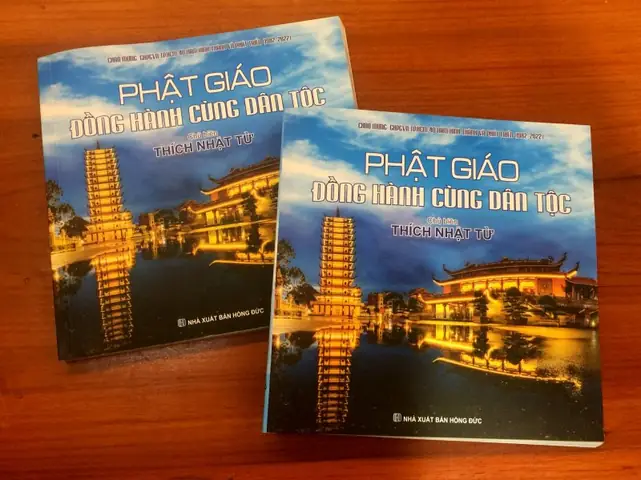 Chi Phí Cúng Dường: Hướng Dẫn Chi Tiết Từ Phật Giáo Đến Kê Khai Thuế