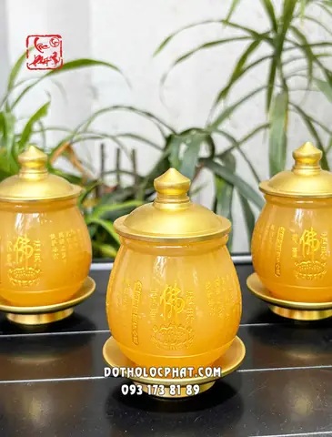 Chung Nước Cúng Phật Nên Mở Nắp Không? Hướng Dẫn Chi Tiết & Ý Nghĩa