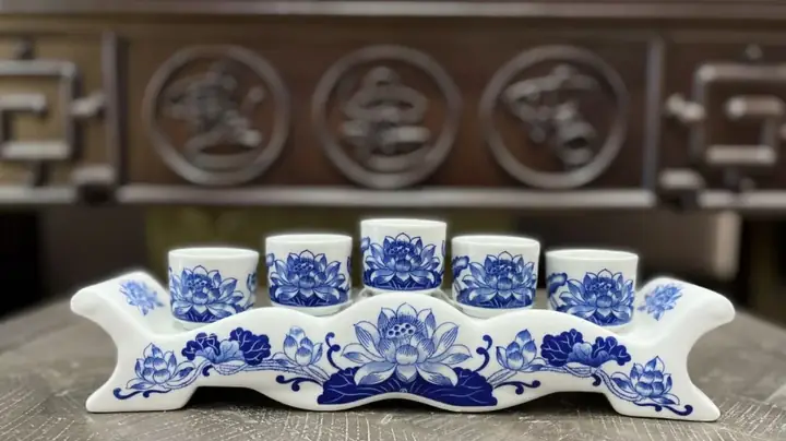 Chung Nước Cúng Phật Nên Mở Nắp Không? Hướng Dẫn Chi Tiết & Ý Nghĩa