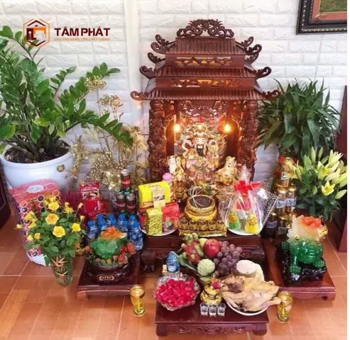 Có Nên Đặt Chậu Hoa Có Đất Trên Bàn Thờ? Giải Đáp Chuẩn Phong Thủy & Tâm Linh