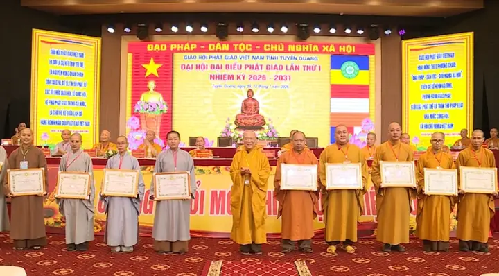 Công Đức Từ Việc Cúng Dầu Thắp Đèn Phật: Ý Nghĩa Và Lợi Ích Công Đức Từ Việc Cúng Dầu Thắp Đèn Phật: Ý Nghĩa Và Lợi Ích