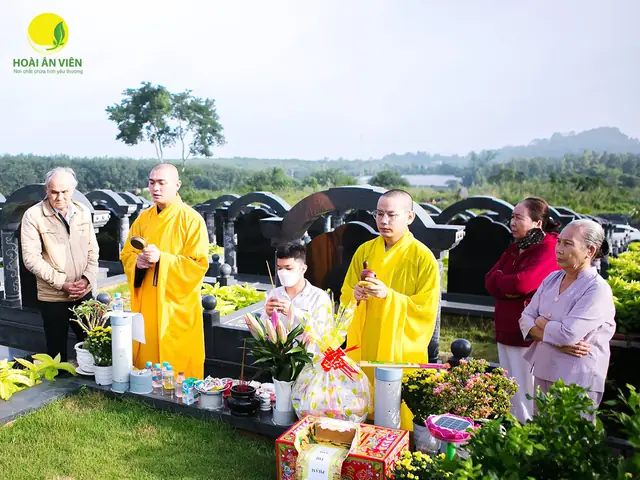 Cúng 49 Ngày Phải Làm Gì Để Lễ Vu Lan Trọn Vẹn? Hướng Dẫn Chi Tiết Cho Gia Quyến Cúng 49 Ngày Phải Làm Gì Để Lễ Vu Lan Trọn Vẹn? Hướng Dẫn Chi Tiết Cho Gia Quyến