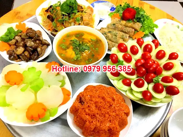 Cúng Chay Hay Mặn: Nên Chọn Cách Nào Cho Gia Tiên, Đất Đai?