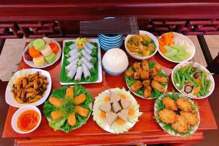 Cúng Chay Ngày Rằm: Gợi Ý Mâm Cỗ Đơn Giản, Đủ Đầy Và Thanh Tịnh Cúng Chay Ngày Rằm: Gợi Ý Mâm Cỗ Đơn Giản, Đủ Đầy Và Thanh Tịnh