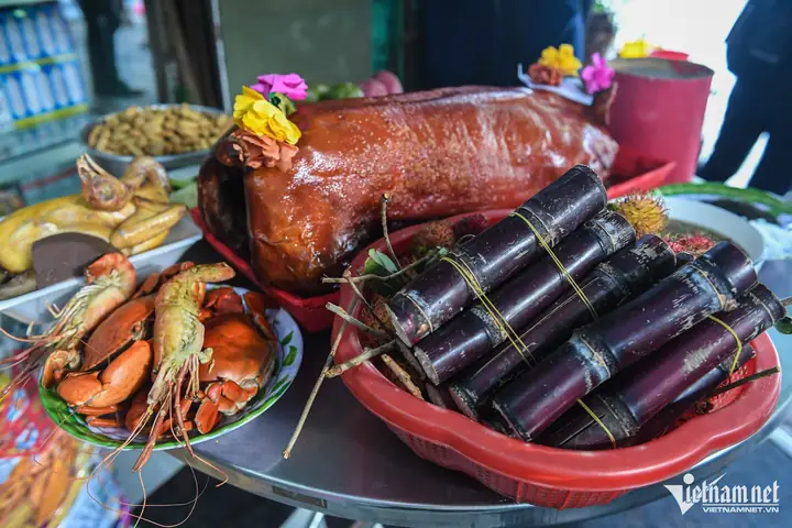 Cúng Cô Hồn Người Hoa: Ý Nghĩa, Cách Thực Hiện Và Lễ Vật Đặc Trưng Cúng Cô Hồn Người Hoa: Ý Nghĩa, Cách Thực Hiện Và Lễ Vật Đặc Trưng