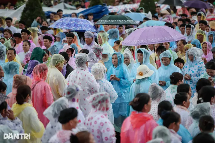 Cúng Đàn Tại Tòa Thánh Tây Ninh: Hướng Dẫn Nghi Thức Và Ý Nghĩa Cúng Đàn Tại Tòa Thánh Tây Ninh: Hướng Dẫn Nghi Thức Và Ý Nghĩa
