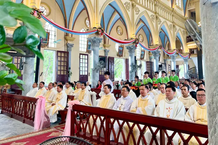 Nghi Thức Làm Phép Đất Và Cầu Nguyện Xây Nhà Cho Người Công Giáo Nghi Thức Làm Phép Đất Và Cầu Nguyện Xây Nhà Cho Người Công Giáo