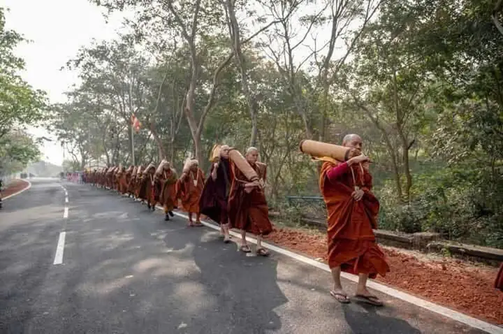 Cúng Dường Hoa Tươi: Ý Nghĩa, Cách Chọn Và Công Đức Vô Lượng Cúng Dường Hoa Tươi: Ý Nghĩa, Cách Chọn Và Công Đức Vô Lượng