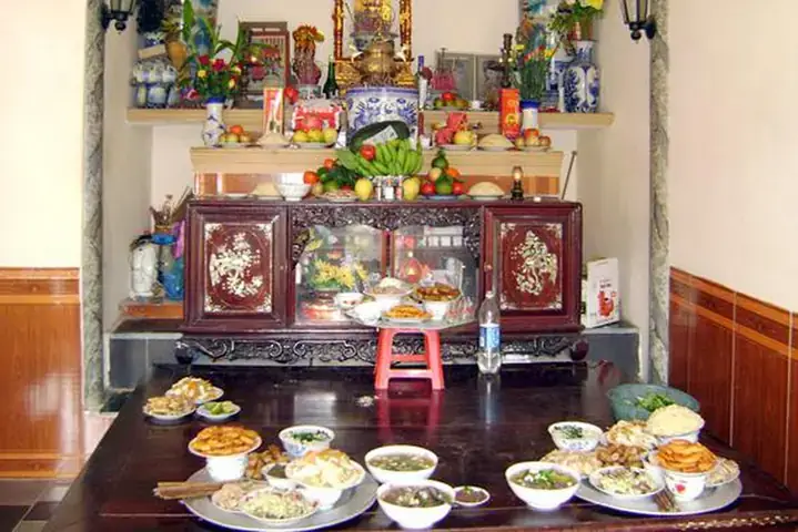 Cúng Giỗ Gia Tiên Mấy Đời Là Đủ? Giải Đáp Nghi Lễ Truyền Thống