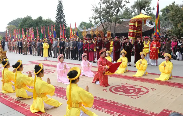 Cúng Lễ Đền Mẫu Hạ Hòa: Hướng Dẫn Văn Khấn, Lễ Vật & Kinh Nghiệm Chi Tiết
