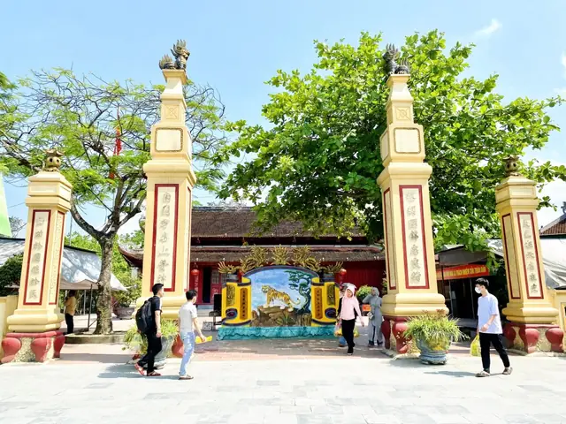 Cúng Ông Hoàng Mười Tại Nhà: Hướng Dẫn Chi Tiết Từ Lễ Vật Đến Văn Khấn Cúng Ông Hoàng Mười Tại Nhà: Hướng Dẫn Chi Tiết Từ Lễ Vật Đến Văn Khấn