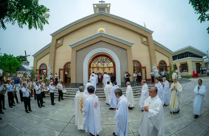 Hướng Dẫn Chi Tiết Nghi Lễ Cúng Tạ Ơn Khi Nhận Lộc Đầu Năm, Cuối Năm Và Các Dịp Đặc Biệt