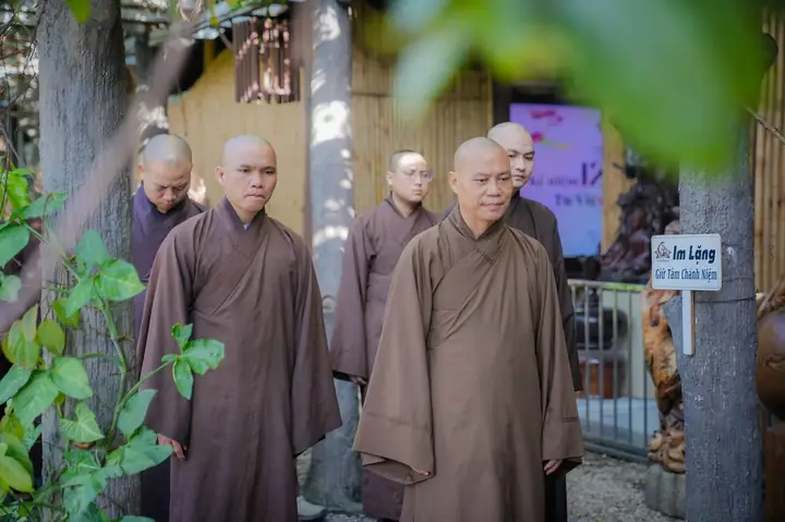 Cúng Tam Sinh Ở Bàn Thờ Nào? Ý Nghĩa, Thành Phần Và Cách Bày Trí