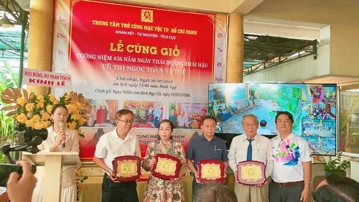 Cúng Tộc Họ Phan: Ý Nghĩa, Nghi Thức, Lễ Vật Và Văn Khấn Chi Tiết Cúng Tộc Họ Phan: Ý Nghĩa, Nghi Thức, Lễ Vật Và Văn Khấn Chi Tiết