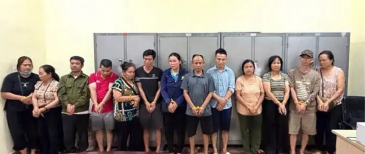 Dĩa Để Hu Khi Cúng: Ý Nghĩa, Cách Chọn Và Sử Dụng Chuẩn Nghi Lễ Dĩa Để Hu Khi Cúng: Ý Nghĩa, Cách Chọn Và Sử Dụng Chuẩn Nghi Lễ