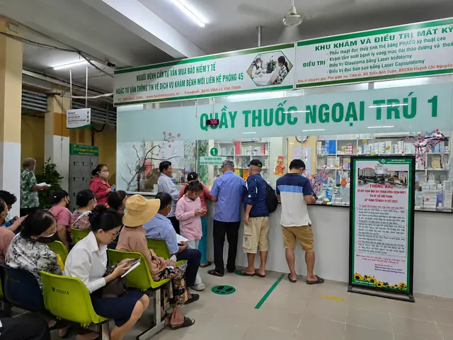 Gà Cúng Lễ Thường Nặng Bao Nhiêu Kg? Kích Thước Lý Tưởng Cho Mâm Cỗ Chuẩn Việt
