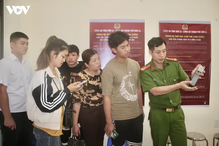 Hiện Tượng Cấp Thẻ: Tìm Hiểu Các Loại Thẻ Và Quy Trình Cấp Tại Việt Nam Hiện Tượng Cấp Thẻ: Tìm Hiểu Các Loại Thẻ Và Quy Trình Cấp Tại Việt Nam