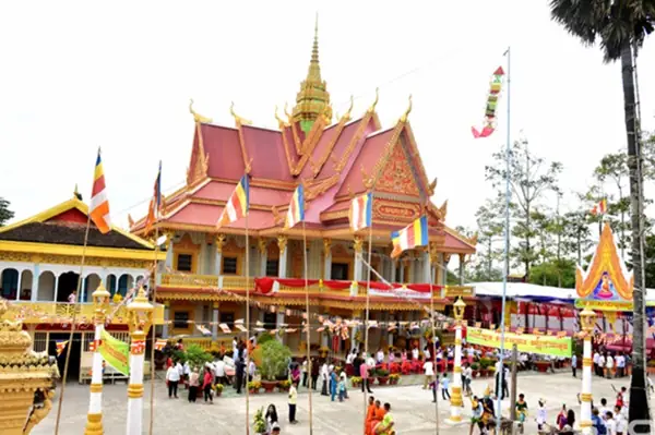 Hình Ảnh Và Ý Nghĩa Lễ Cúng Neak Tà Của Người Khmer Hình Ảnh Và Ý Nghĩa Lễ Cúng Neak Tà Của Người Khmer
