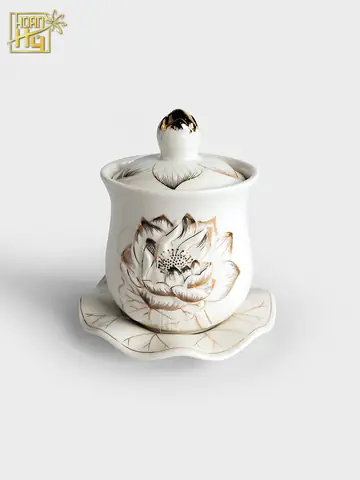 Hoa Sứ Cúng Phật: Ý Nghĩa Và Những Lưu Ý Quan Trọng Khi Dâng Lễ Hoa Sứ Cúng Phật: Ý Nghĩa Và Những Lưu Ý Quan Trọng Khi Dâng Lễ