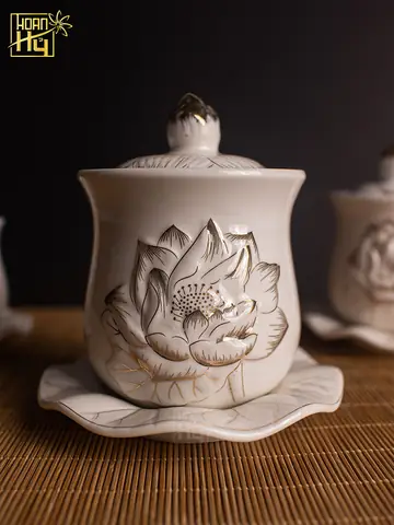 Hoa Sứ Cúng Phật: Ý Nghĩa Và Những Lưu Ý Quan Trọng Khi Dâng Lễ Hoa Sứ Cúng Phật: Ý Nghĩa Và Những Lưu Ý Quan Trọng Khi Dâng Lễ