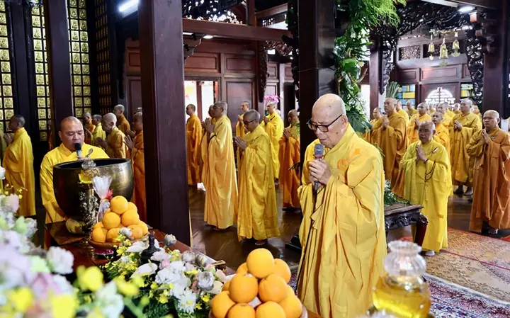 Tác Bạch Cúng Hương: Hướng Dẫn Chi Tiết Theo Nghi Lễ Phật Giáo Tác Bạch Cúng Hương: Hướng Dẫn Chi Tiết Theo Nghi Lễ Phật Giáo