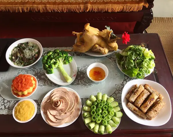 Mâm Cỗ Chay Cúng Tết Nguyên Tiêu: Gợi Ý Thanh Tịnh, Đủ Đầy & Ý Nghĩa