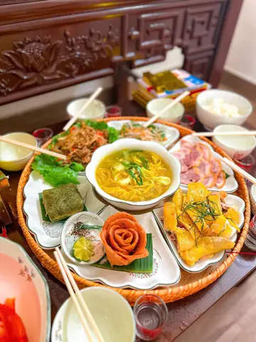 Mâm Cỗ Cúng Rằm Tháng Giêng Tại Nhà: Hướng Dẫn Chuẩn Bị Đầy Đủ, Ý Nghĩa
