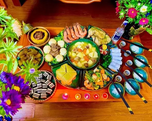 Mâm Cúng Giao Thừa 3 Miền: Hương Vị Truyền Thống & Nghi Lễ Đón Xuân
