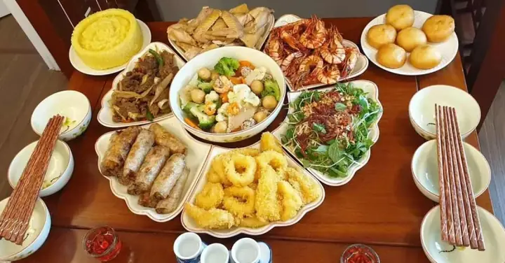 Mồng 5 Cúng Mấy Mâm? Hướng Dẫn Chuẩn Bị Lễ Vật Đầy Đủ Theo Phong Tục