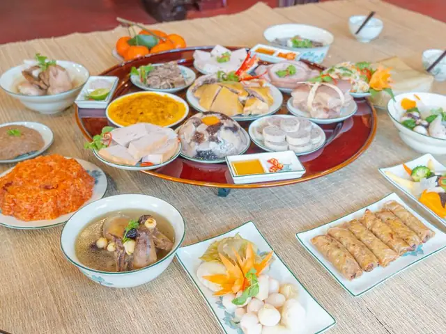 Mùng 2 Tết Cúng Gì? Lễ Vật, Văn Khấn Và Thời Gian Chuẩn Nhất