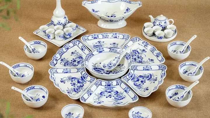 Hướng Dẫn Chi Tiết Nghi Thức Cúng Cơm Cho Gia Đình Và Hương Linh Chuẩn Nhất