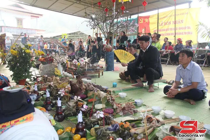 Nghi Thức Cúng Bán Khoán: Hướng Dẫn Chi Tiết Văn Khấn Và Ý Nghĩa