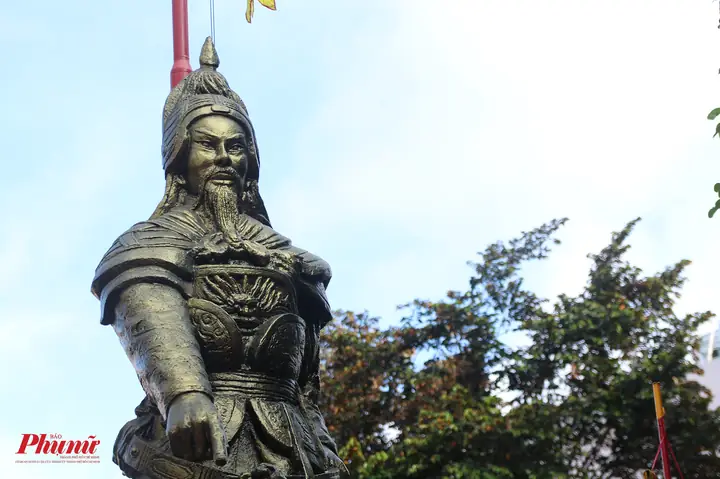 Văn Khấn Cúng Đức Ông: Hướng Dẫn Chuẩn Nghi Lễ Và Lễ Vật Đầy Đủ