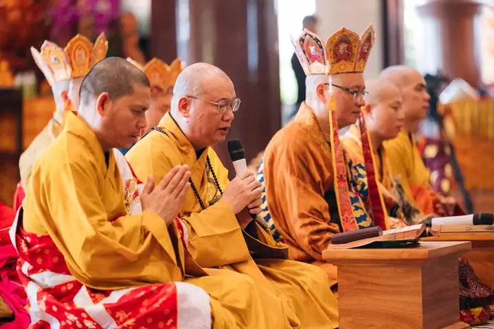 Nghi Thức Cúng Ngọ: Hướng Dẫn Chi Tiết & Ý Nghĩa Tâm Linh