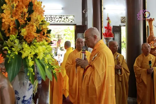 Nghi Thức Cúng Ngọ: Hướng Dẫn Chi Tiết & Ý Nghĩa Tâm Linh