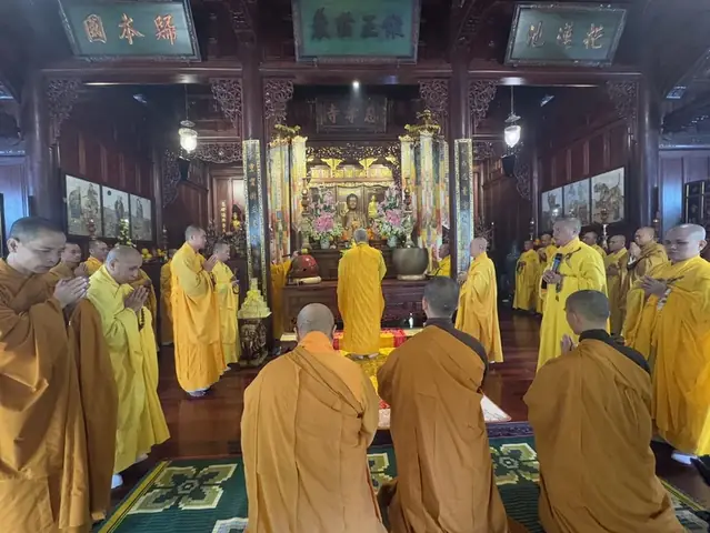 Nghi Thức Cúng Ngọ: Hướng Dẫn Chi Tiết & Ý Nghĩa Tâm Linh