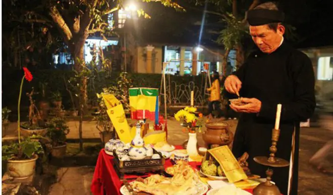 Nguồn Gốc Cúng Giao Thừa: Truy Tìm Cội Rễ Phong Tục Thiêng Liêng Của Người Việt