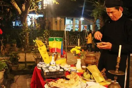 Nguồn Gốc Cúng Giao Thừa: Truy Tìm Cội Rễ Phong Tục Thiêng Liêng Của Người Việt